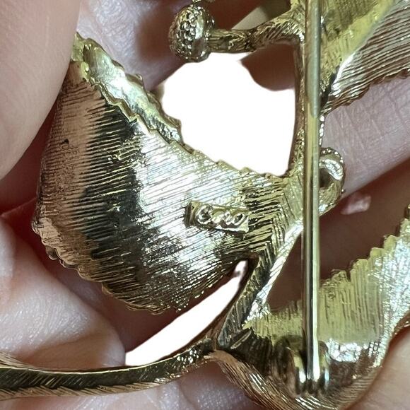 Vintage 3" Coro Gold-tone Branch with Berries Pin/Brooch - Picture 3 of 3